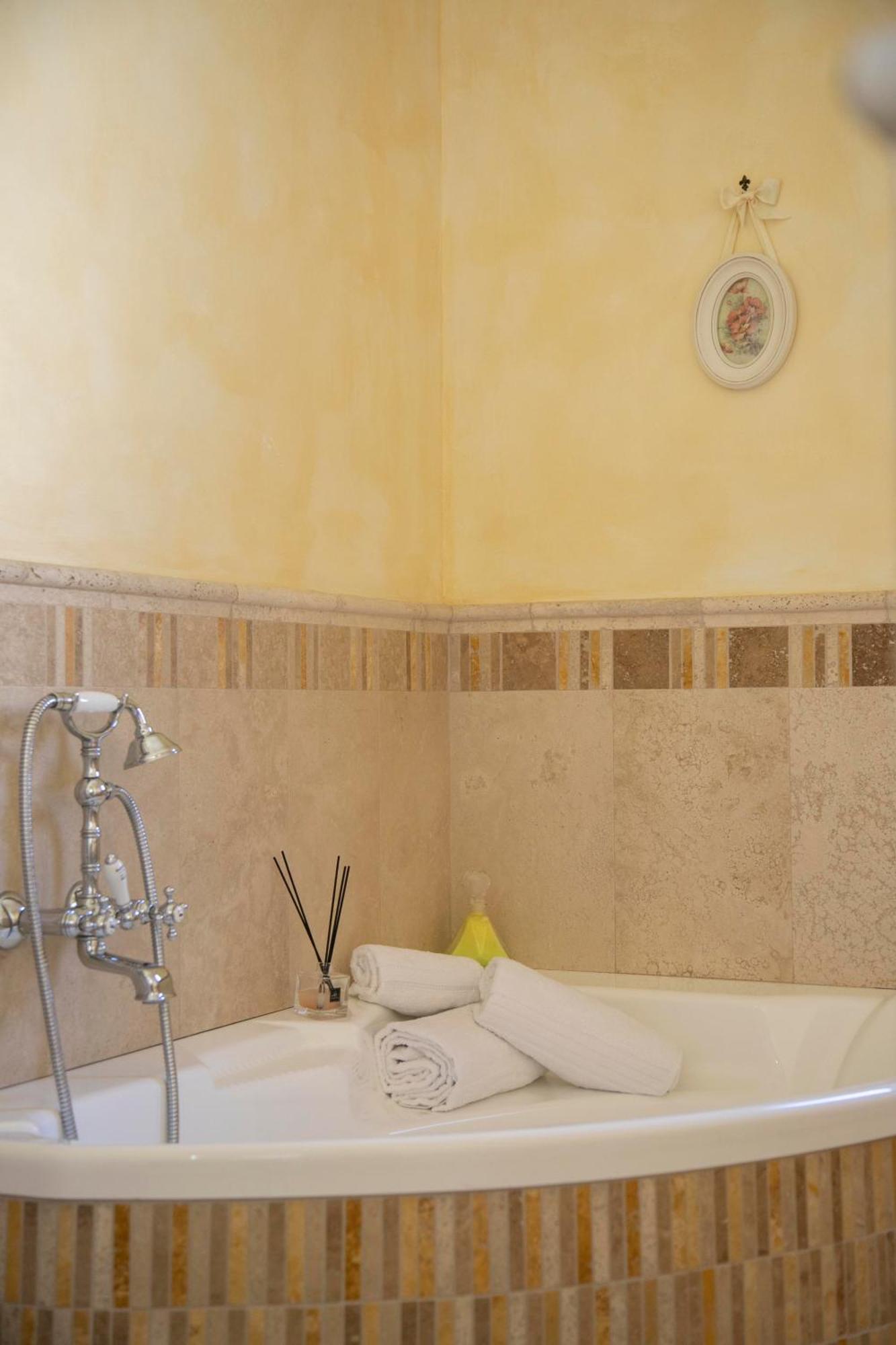 Dimora Camelia Apartamento Lucera Exterior foto